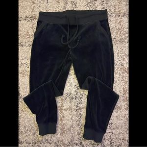 Women’s medium velour joggers ✨